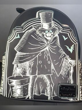 Disney Park Exclusive Hatbox Ghost Haunted Mansion Glow in the Dark Backpack